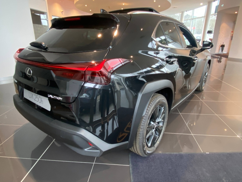 LEXUS UX d’occasion à vendre à MONTFAVET chez Lexus Avignon - VDA (Photo 4)