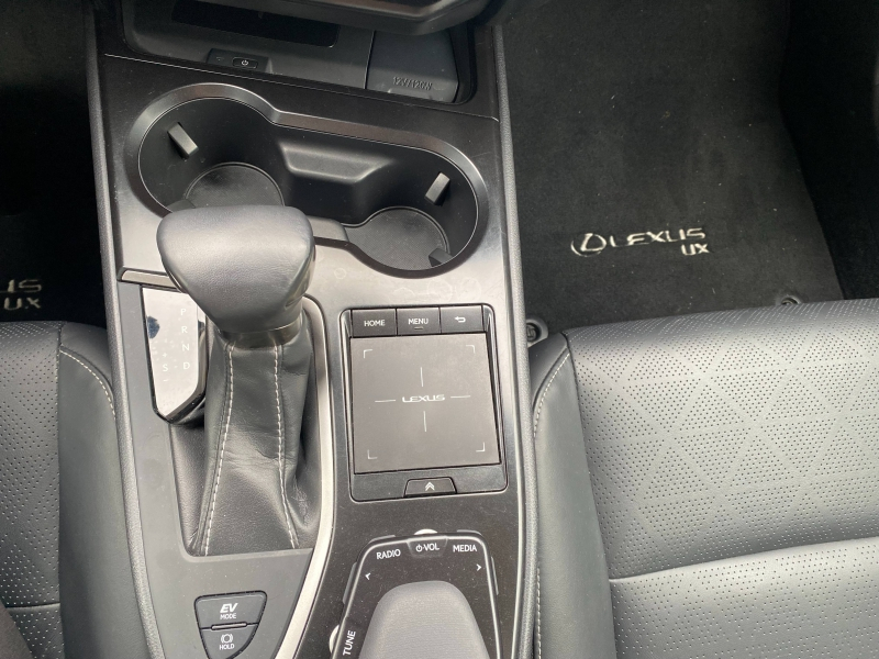 LEXUS UX d’occasion à vendre à MONTFAVET chez Lexus Avignon - VDA (Photo 7)