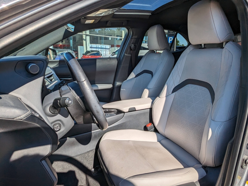 LEXUS UX d’occasion à vendre à MONTFAVET chez VDA (Photo 10)