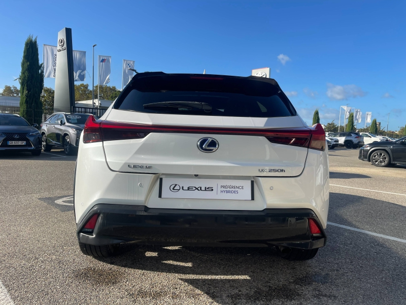 LEXUS UX d’occasion à vendre à MONTFAVET chez VDA (Photo 4)