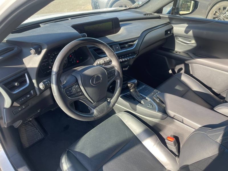 LEXUS UX d’occasion à vendre à MONTFAVET chez VDA (Photo 13)