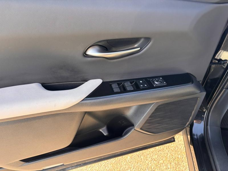 LEXUS UX d’occasion à vendre à MONTFAVET chez VDA (Photo 7)