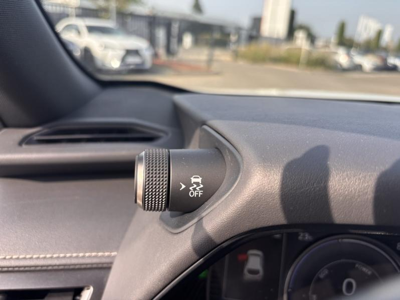 LEXUS UX d’occasion à vendre à MONTFAVET chez VDA (Photo 15)
