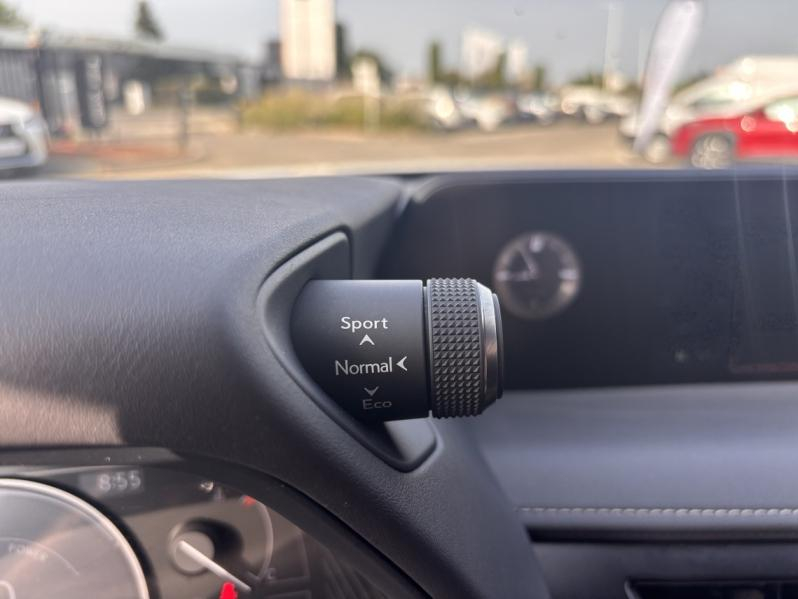 LEXUS UX d’occasion à vendre à MONTFAVET chez VDA (Photo 16)