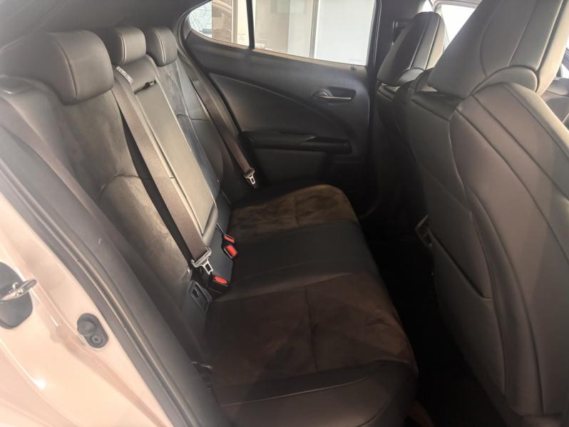 LEXUS UX d’occasion à vendre à MONTFAVET chez VDA (Photo 9)