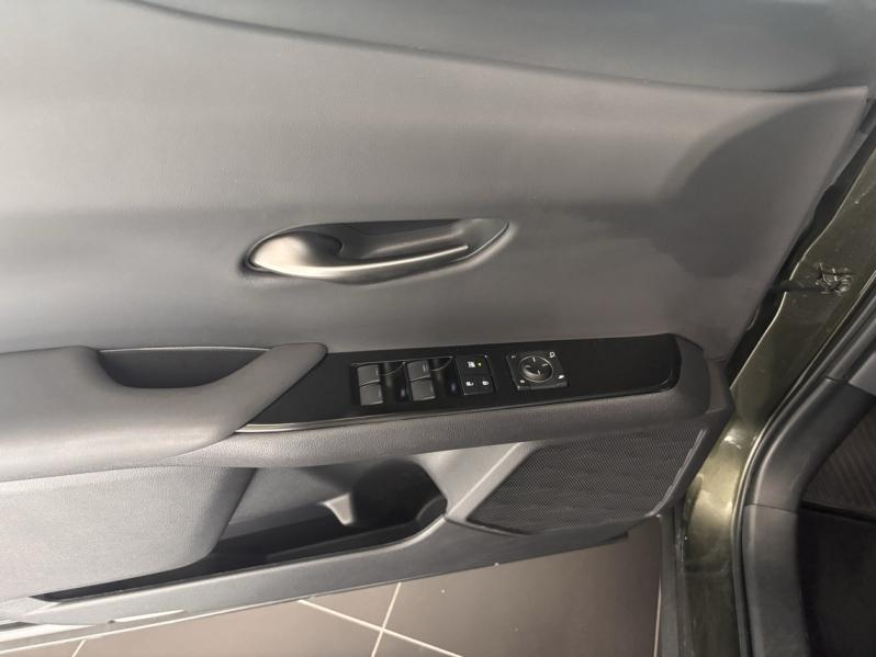 LEXUS UX d’occasion à vendre à MONTFAVET chez VDA (Photo 16)