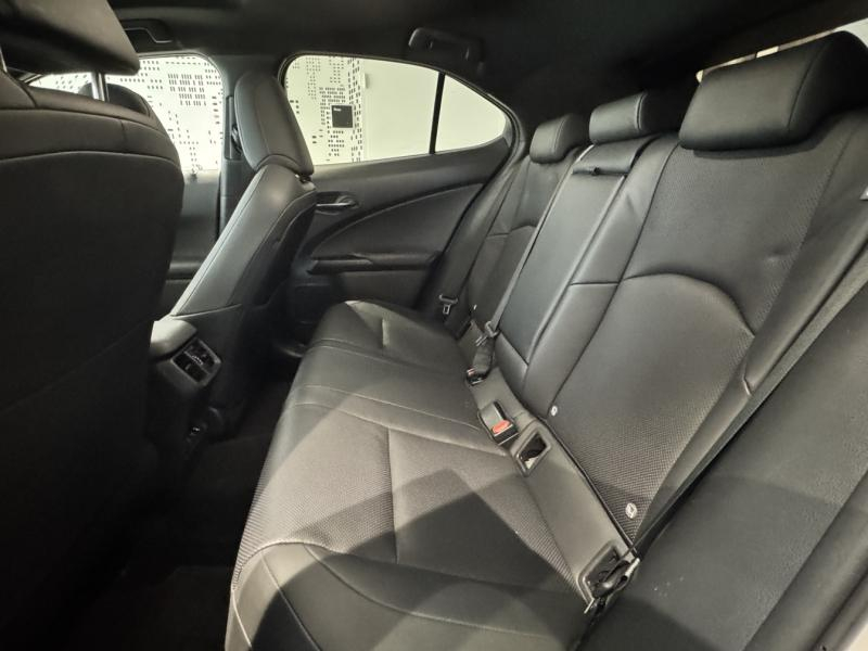 LEXUS UX d’occasion à vendre à MONTFAVET chez VDA (Photo 17)