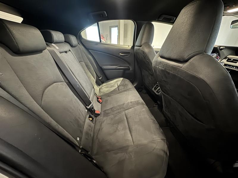 LEXUS UX d’occasion à vendre à MONTFAVET chez VDA (Photo 7)