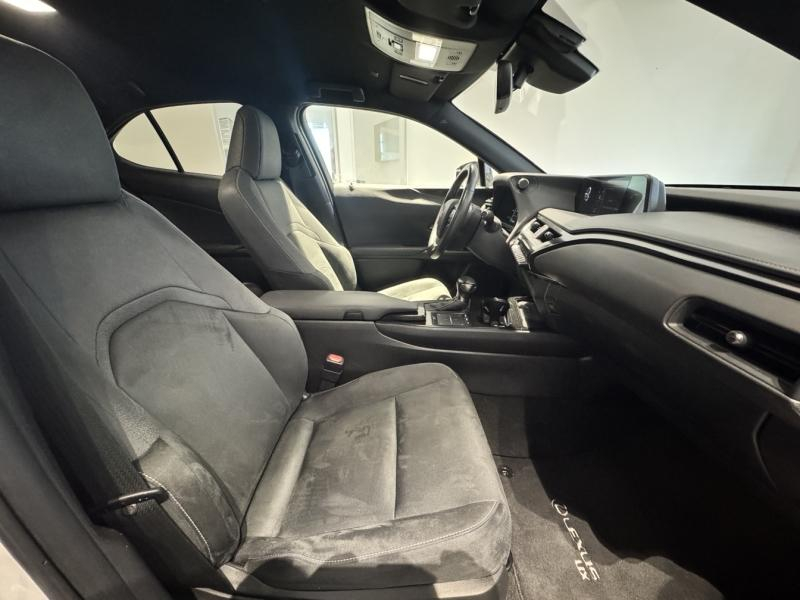 LEXUS UX d’occasion à vendre à MONTFAVET chez VDA (Photo 8)