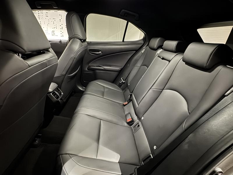 LEXUS UX d’occasion à vendre à MONTFAVET chez VDA (Photo 13)