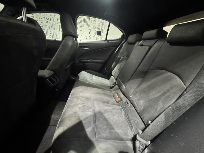 LEXUS UX d’occasion à vendre à MONTFAVET chez VDA (Photo 7)