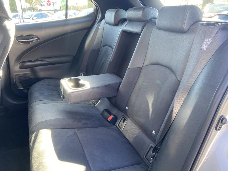LEXUS UX d’occasion à vendre à MONTFAVET chez VDA (Photo 6)