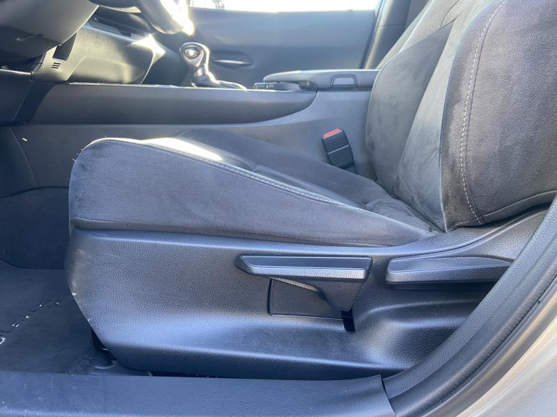 LEXUS UX d’occasion à vendre à MONTFAVET chez VDA (Photo 12)