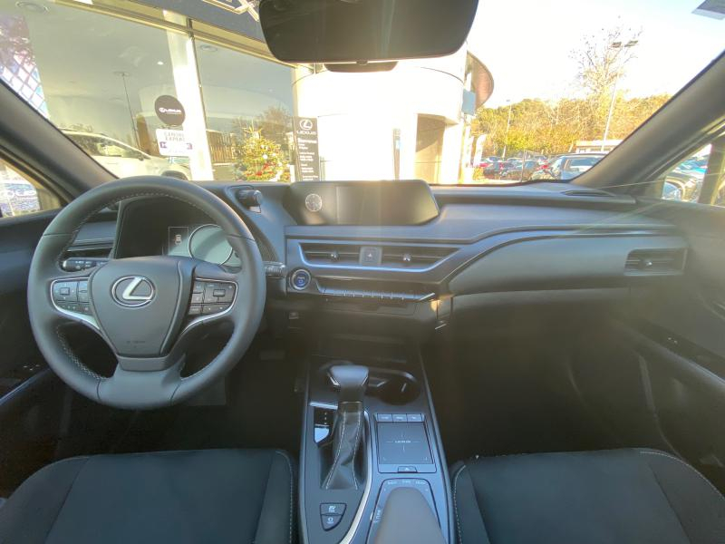 LEXUS UX d’occasion à vendre à MONTFAVET chez VDA (Photo 17)
