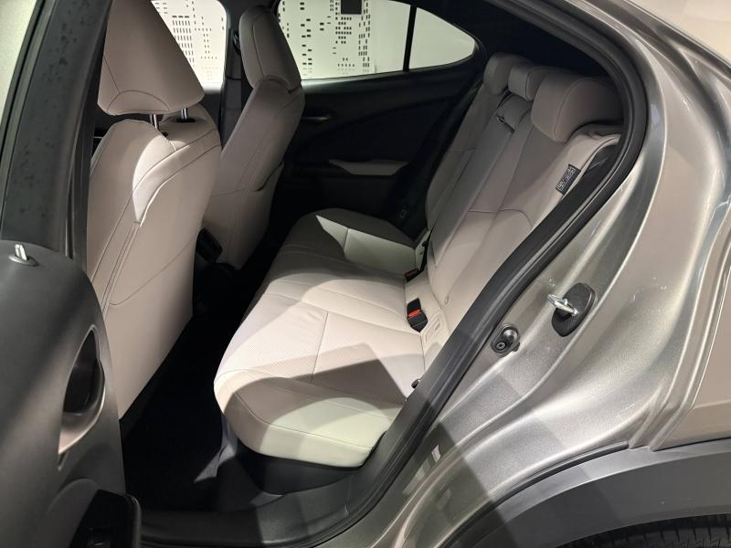 LEXUS UX d’occasion à vendre à MONTFAVET chez VDA (Photo 12)