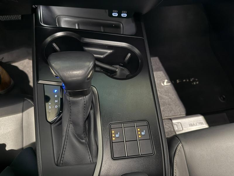 LEXUS UX d’occasion à vendre à MONTFAVET chez VDA (Photo 17)